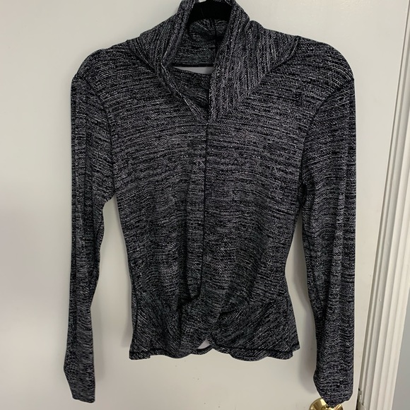 Lulu lemon pullover - Picture 1 of 2